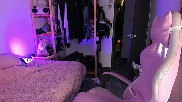 Loona s online show from April 12, 1:31 am