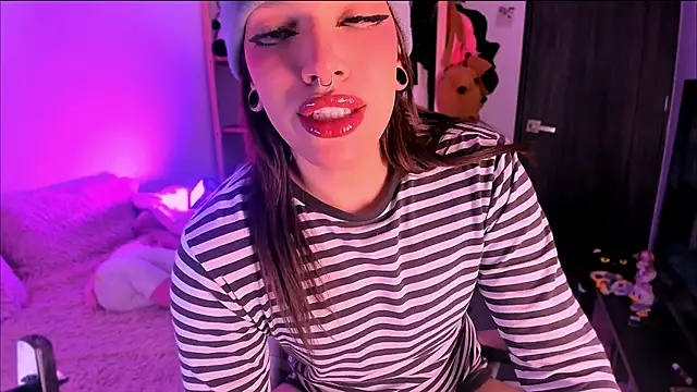 Loona s online show from March 14, 7:31 pm