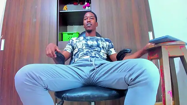 Dreamastercum  online show from May 20, 10:51 pm