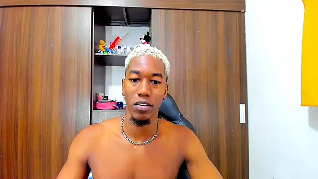 Dreamastercum  online show from October 13, 1:23 pm