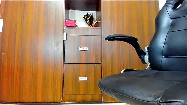 Dreamastercum  online show from October 28, 7:35 pm