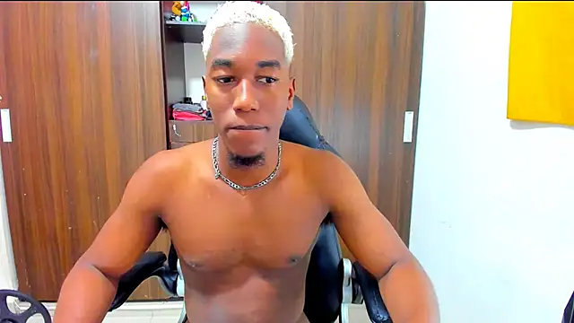 Dreamastercum  online show from January 5, 10:35 pm