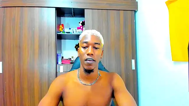 Dreamastercum  online show from October 25, 7:25 pm