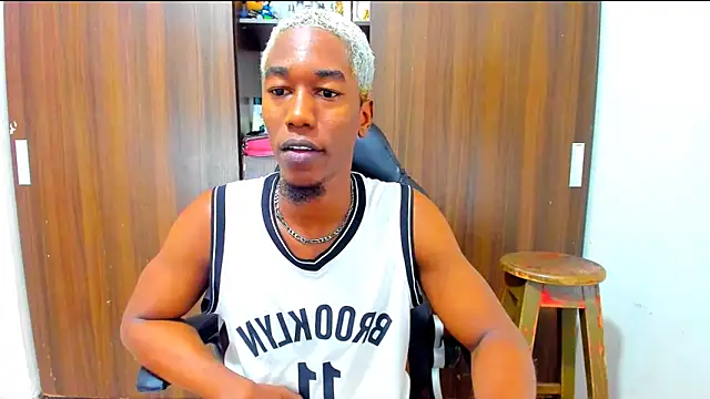 Dreamastercum  online show from November 22, 8:18 pm