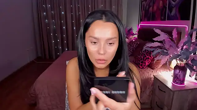 Snapshot of DanaSincere chatting on October 13, 3:52 am DanaSincere online show from October 13, 3:52 am
