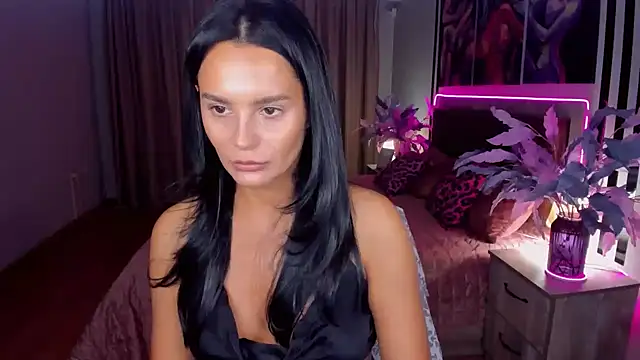 Snapshot of DanaSincere chatting on October 2, 5:44 am DanaSincere online show from October 2, 5:44 am