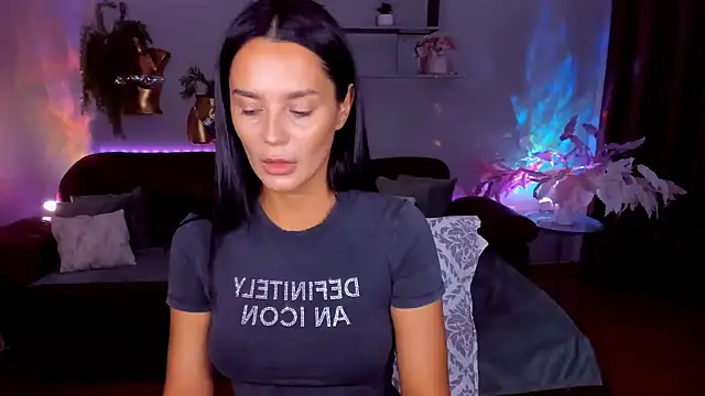 Snapshot of DanaSincere chatting on June 18, 4:00 am DanaSincere online show from June 18, 4:00 am