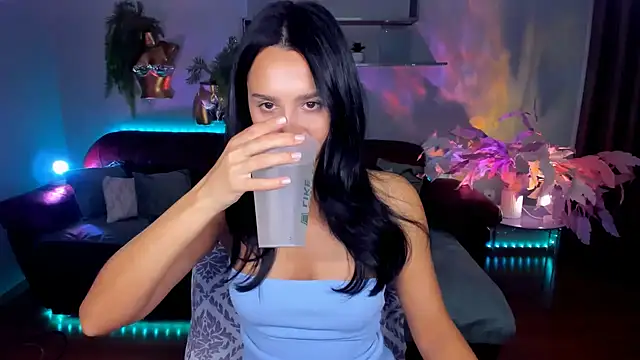 Snapshot of DanaSincere chatting on February 9, 3:37 am DanaSincere online show from February 9, 3:37 am