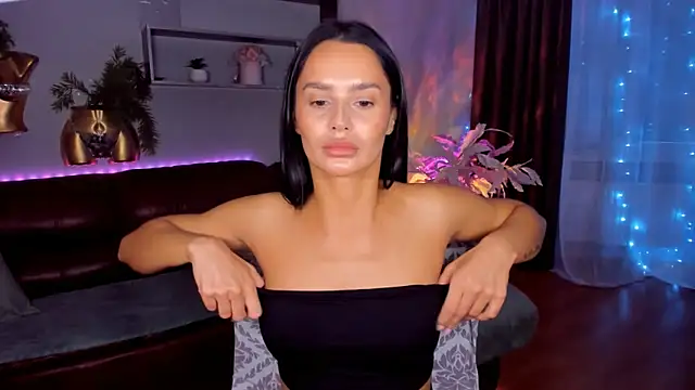 Snapshot of DanaSincere chatting on February 17, 4:21 am DanaSincere online show from February 17, 4:21 am