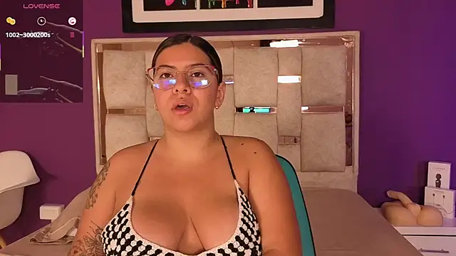 emilyy cooperr online show from June 20, 12:21 pm