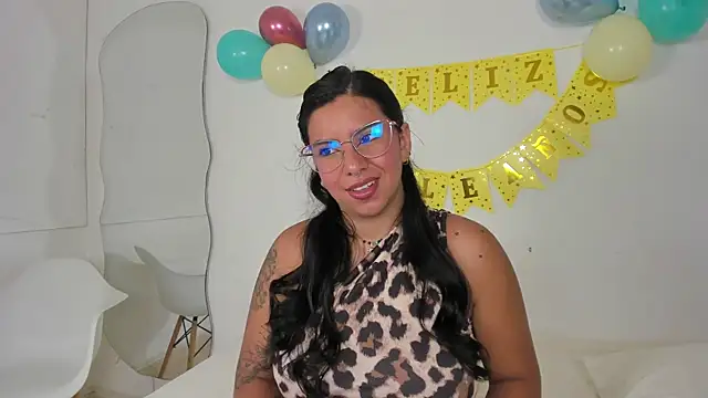 emilyy cooperr online show from December 19, 12:18 pm