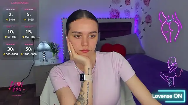 Snapshot of EmelyMason chatting on May 6, 3:43 am EmelyMason online show from May 6, 3:43 am