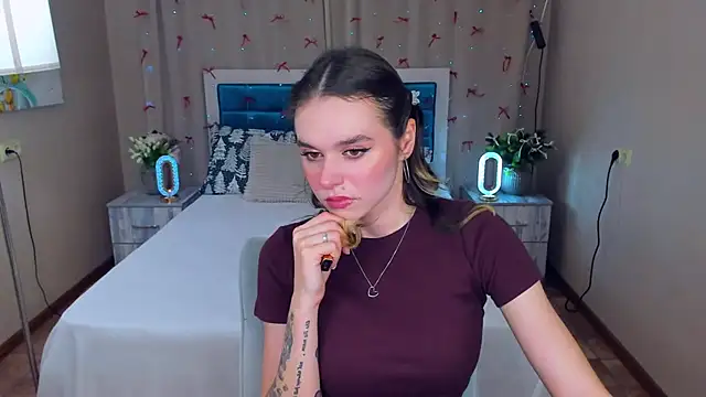 EmelyMason online show from December 15, 9:15 am