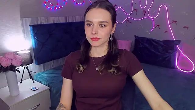 EmelyMason online show from April 9, 5:42 am