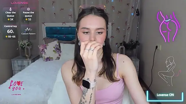 EmelyMason online show from April 15, 5:35 am