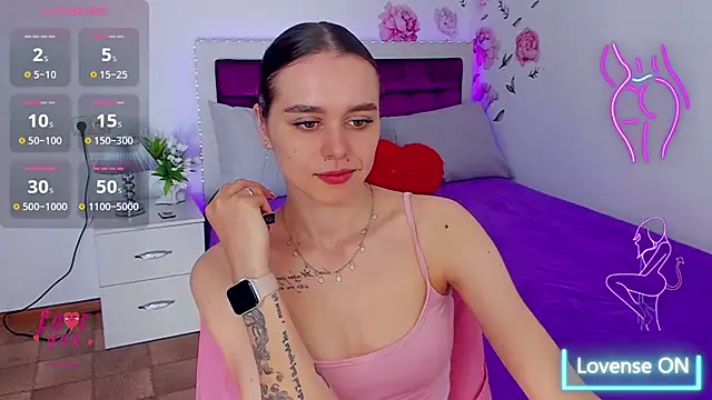 Snapshot of EmelyMason chatting on May 7, 5:22 am EmelyMason online show from May 7, 5:22 am
