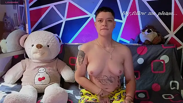 Snapshot of demimoore222 chatting on November 20, 5:13 pm demimoore222 online show from November 20, 5:13 pm