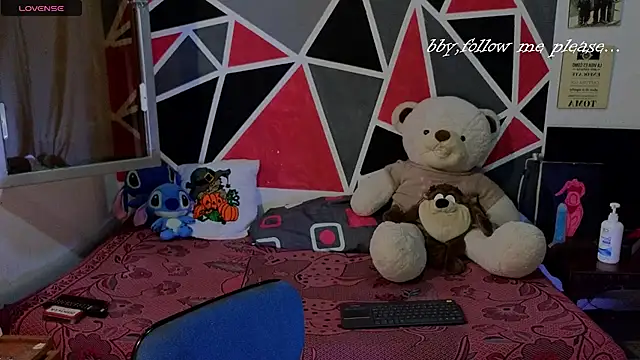 Snapshot of demimoore222 chatting on November 4, 8:34 pm demimoore222 online show from November 4, 8:34 pm