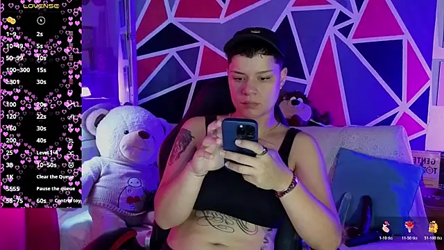 demimoore222 online show from April 10, 3:52 pm