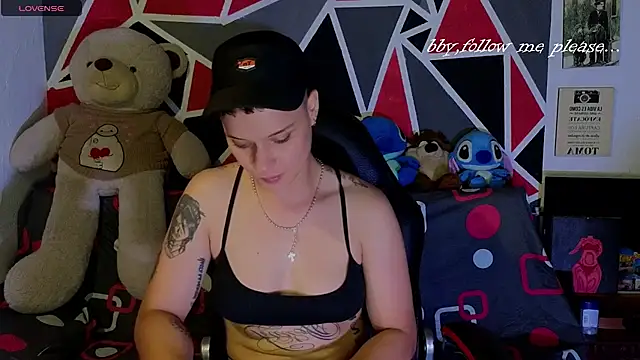 Snapshot of demimoore222 chatting on November 16, 10:46 pm demimoore222 online show from November 16, 10:46 pm