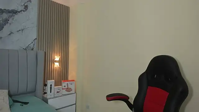 AGATHASMITH5 online show from March 28, 3:29 am