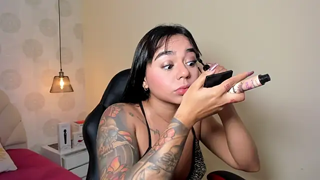 AGATHASMITH5 online show from March 30, 3:19 am