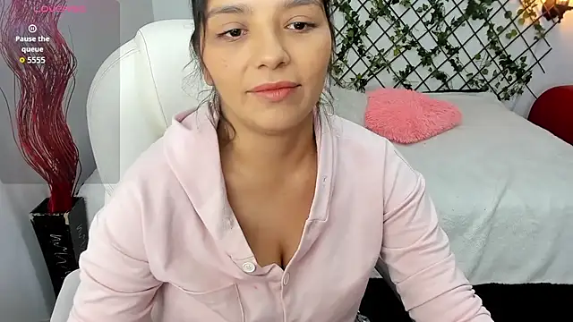 Snapshot of issa__nassar chatting on November 27, 2:06 pm issa nassar online show from November 27, 2:06 pm