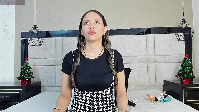 Snapshot of LiliJensen chatting on November 27, 7:25 pm LiliJensen online show from November 27, 7:25 pm