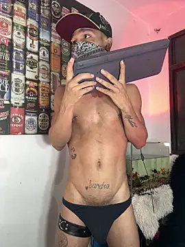 Snapshot of CRAZY-BOY99 chatting on February 28, 6:46 am CRAZY-BOY99 online show from February 28, 6:46 am