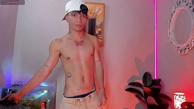 Snapshot of CRAZY-BOY99 chatting on October 8, 10:28 am CRAZY-BOY99 online show from October 8, 10:28 am