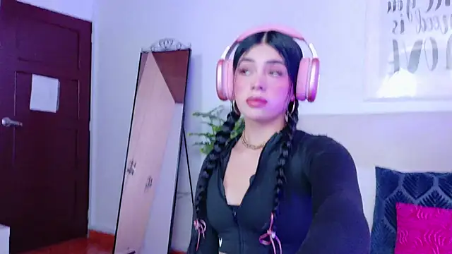 SaritaBratz online show from October 9, 8:53 pm