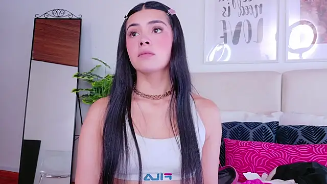 SaritaBratz online show from October 20, 8:20 pm