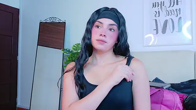 SaritaBratz online show from September 27, 8:15 pm