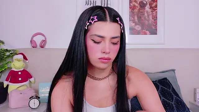 SaritaBratz online show from December 16, 9:30 pm