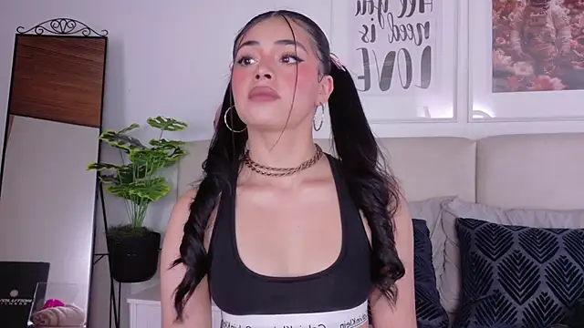 SaritaBratz online show from February 25, 8:52 pm