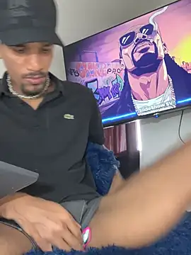 Snapshot of Miguel_bigcock chatting on June 6, 9:20 pm Miguel bigcock online show from June 6, 9:20 pm