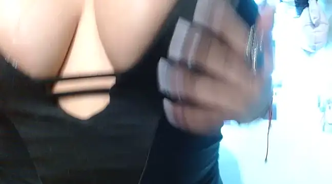 Snapshot of Sali_Poison chatting on March 12, 9:24 pm Sali Poison online show from March 12, 9:24 pm