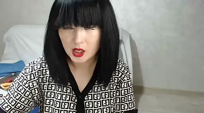 Sweet Yoon online show from December 2, 12:35 pm