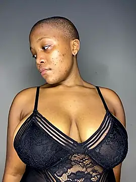 Snapshot of Beyoncex05 chatting on January 15, 6:11 pm Beyoncex05 online show from January 15, 6:11 pm