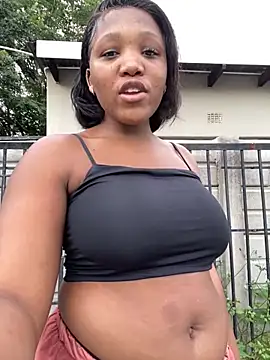 Snapshot of Beyoncex05 chatting on November 13, 4:11 pm Beyoncex05 online show from November 13, 4:11 pm