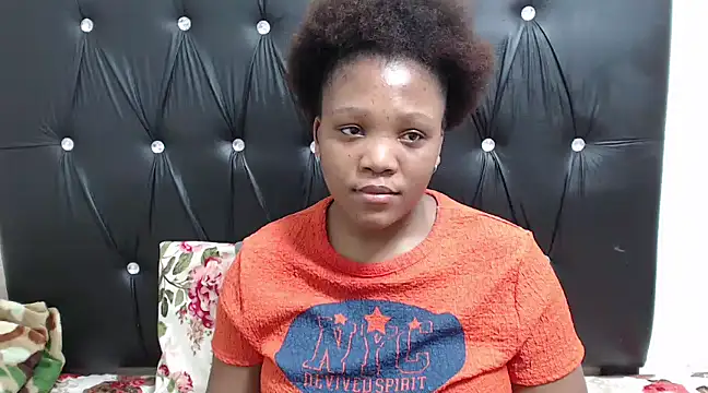 Snapshot of Beyoncex05 chatting on March 11, 8:31 pm Beyoncex05 online show from March 11, 8:31 pm