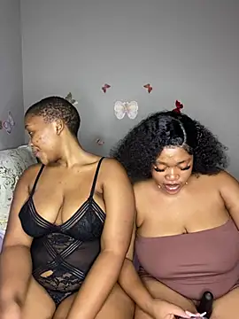 Snapshot of Beyoncex05 chatting on February 12, 8:52 pm Beyoncex05 online show from February 12, 8:52 pm