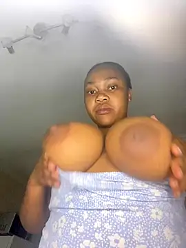 Snapshot of CuteSexyBoobz chatting on November 27, 8:20 pm CuteSexyBoobz online show from November 27, 8:20 pm