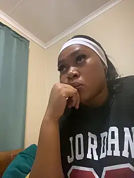 Snapshot of CuteSexyBoobz chatting on October 28, 6:07 pm CuteSexyBoobz online show from October 28, 6:07 pm