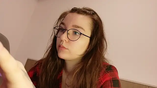 Snapshot of BeeBlossom chatting on November 26, 3:23 pm BeeBlossom online show from November 26, 3:23 pm