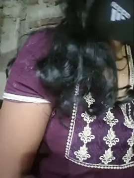Snapshot of Sexyradha_ chatting on May 12, 3:40 pm Sexyradha online show from May 12, 3:40 pm