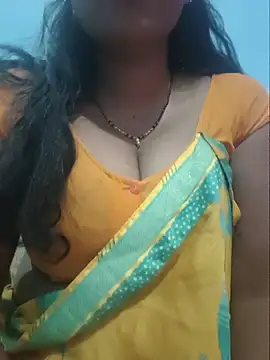 Snapshot of Sexyradha_ chatting on July 10, 9:48 pm Sexyradha online show from July 10, 9:48 pm