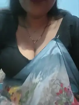 Snapshot of Sexyradha_ chatting on July 15, 5:53 pm Sexyradha online show from July 15, 5:53 pm