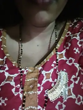 Snapshot of Sexyradha_ chatting on June 11, 5:21 pm Sexyradha online show from June 11, 5:21 pm