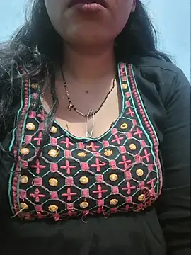 Snapshot of Sexyradha_ chatting on July 12, 6:20 pm Sexyradha online show from July 12, 6:20 pm